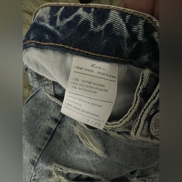 KanCan Collie High Rise Mom Jeans - Picture 10 of 10